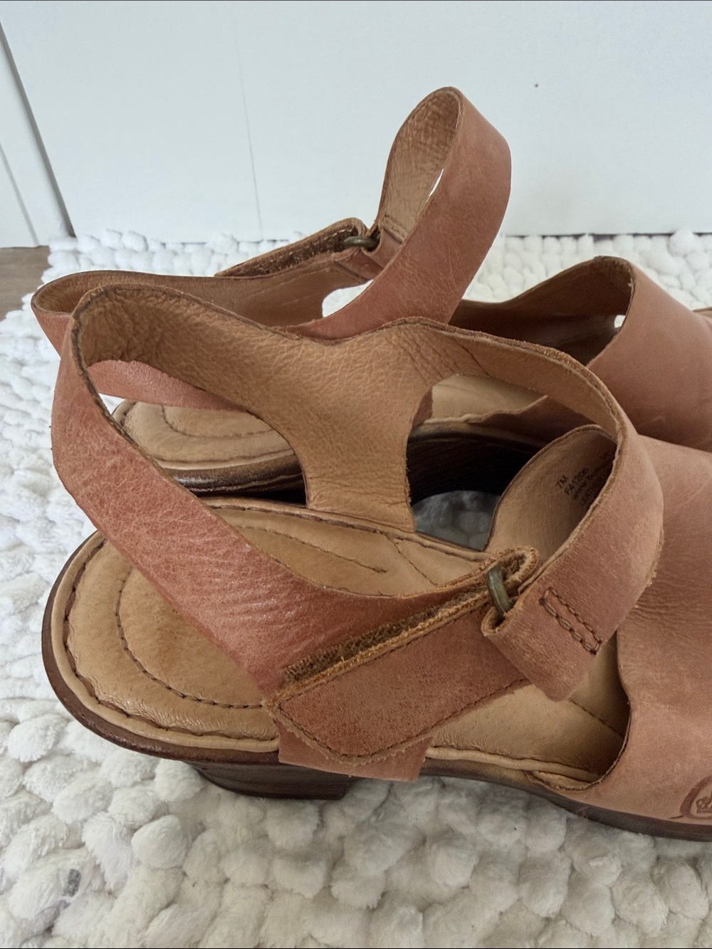 BORN leather sandal wedge heels size 7 brown cushioned insole - Picture 4 of 6